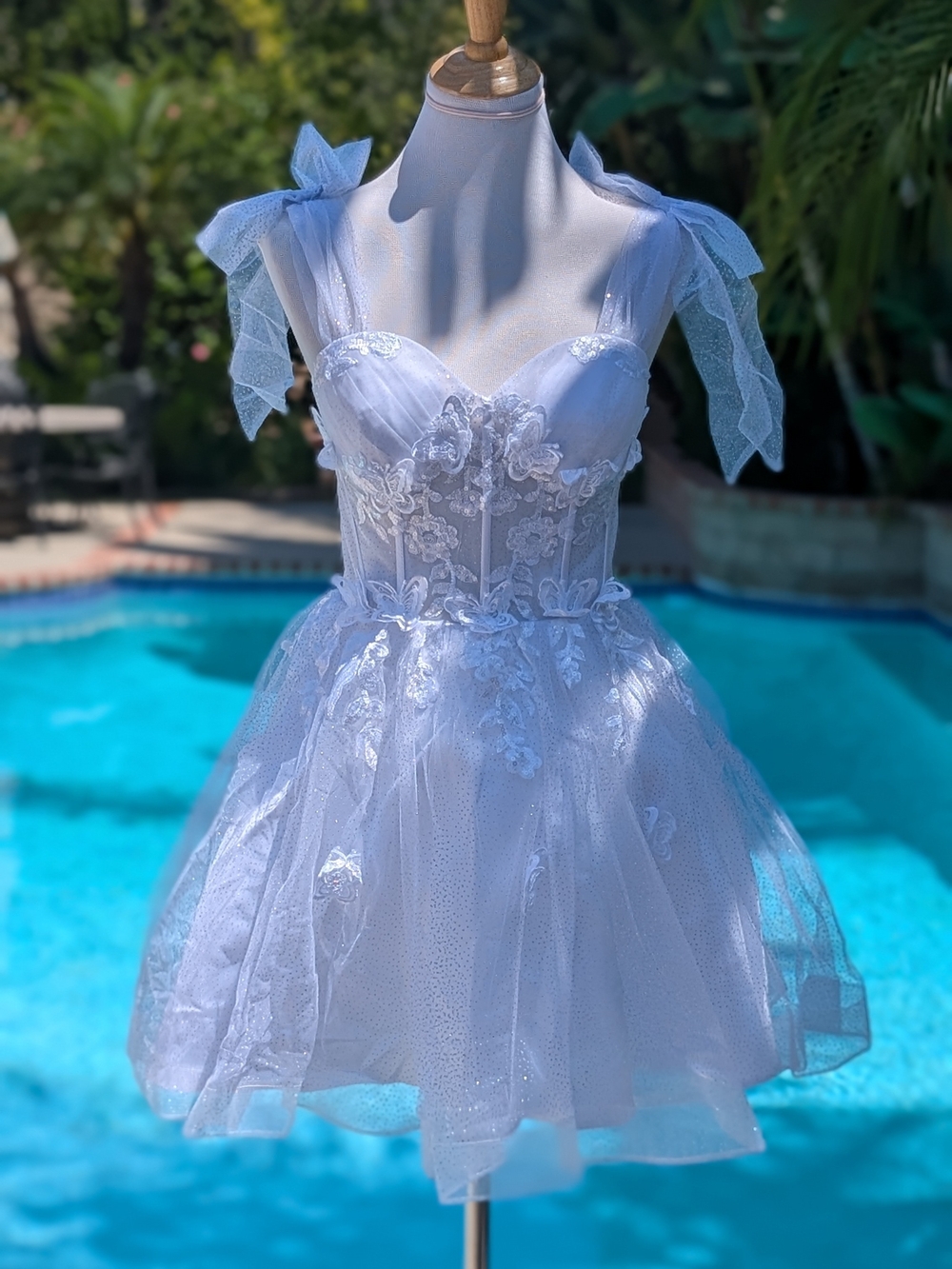 Amazon White Lace Appliqué Tulle Prom Dress with Bow Shoulder Straps